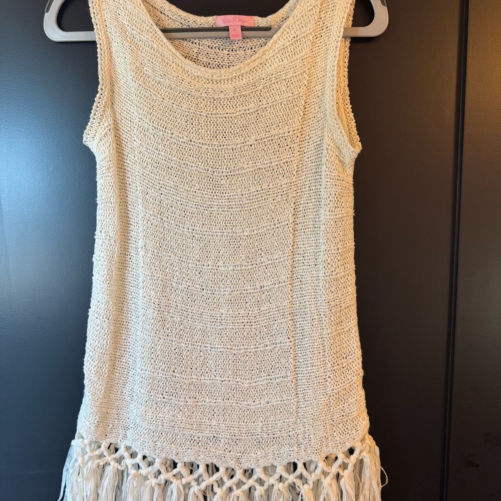 Chic Cream Knit Sleeveless Top with Fringe